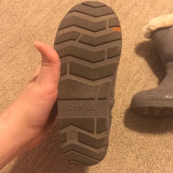 Cat and Jack Little Girls Sparkly Gray Boots - Picture 4 of 6